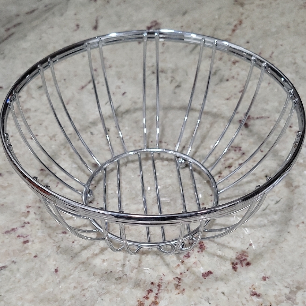 Contempo Metal Chrome Wire Fruit Veggie Basket